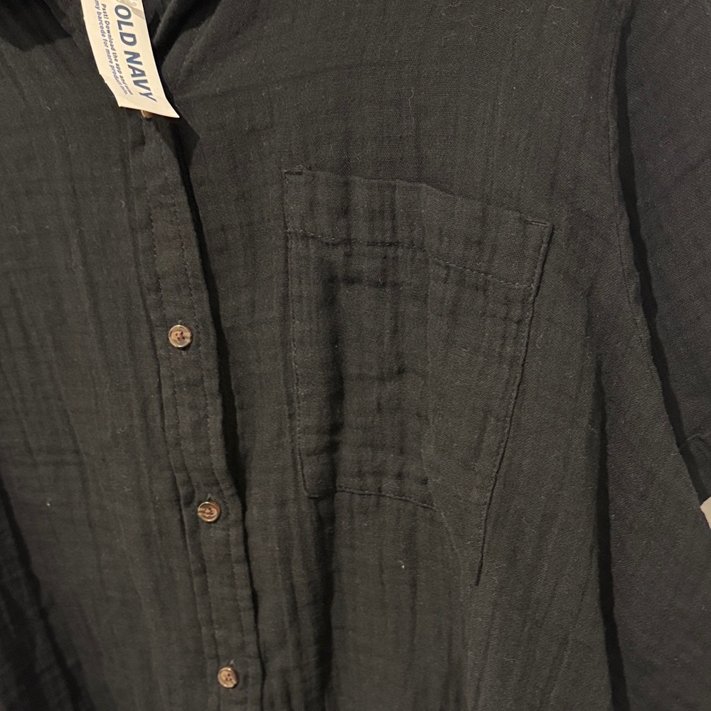 Old Navy Men's Black Button Down Shirt - Picture 4 of 4